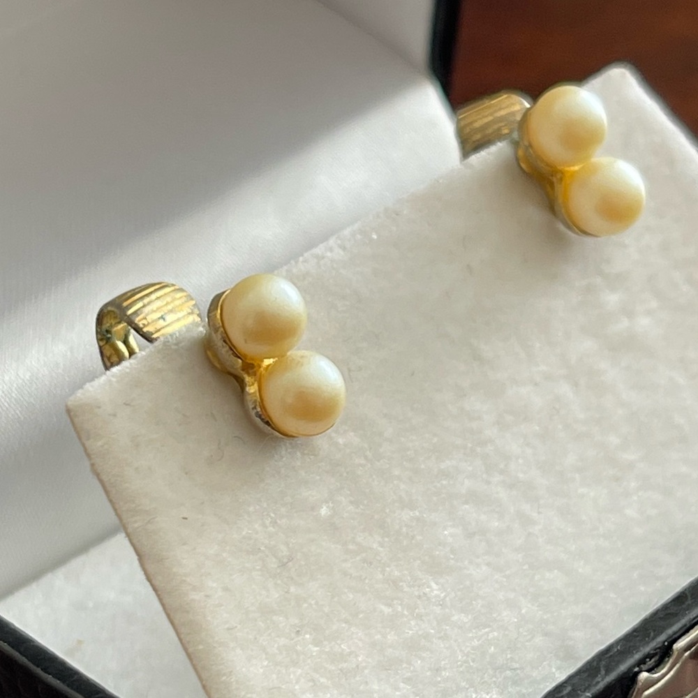 Vintage faux pearl gold tone clip on earrings